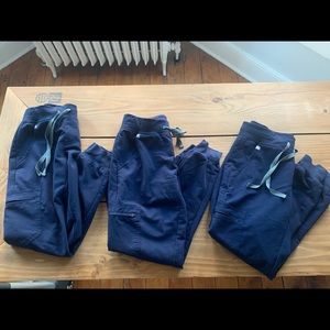 FIGS joggers Navy XS PETITE 3 pairs